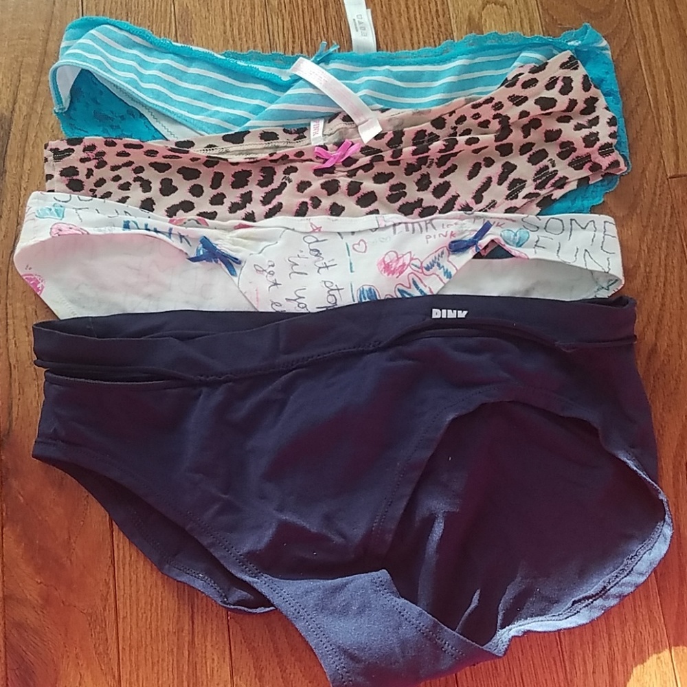 Underwear bundle, dark pair left